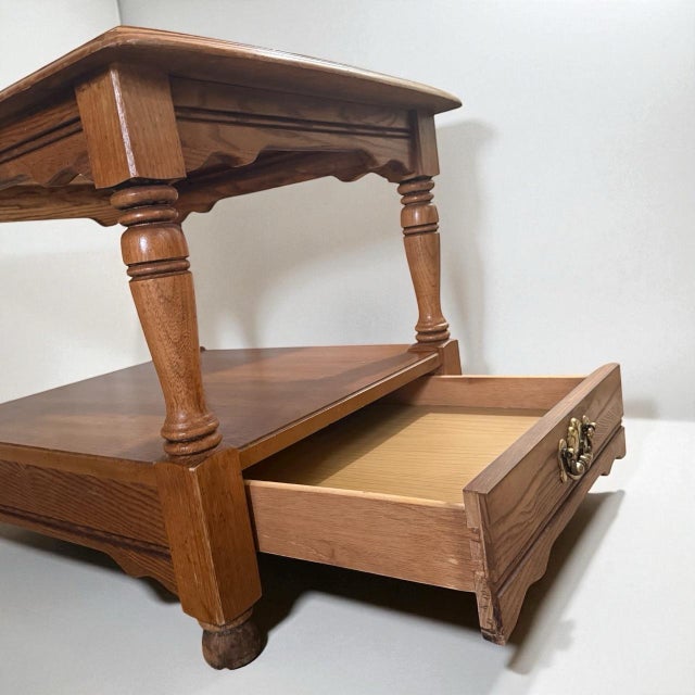 Bassett Late 20th Century Bassett Furniture Solid Oak Early American Side Table W/ Glass Top For Sale - Image 4 of 8