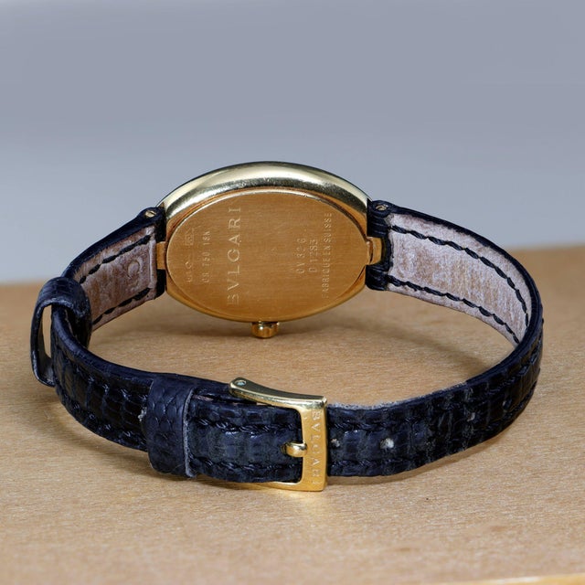 Bvlgari Ovale Ov32g Factory Diamond Bezel 18k Yellow Gold Watch Circa 1990s For Sale - Image 10 of 14