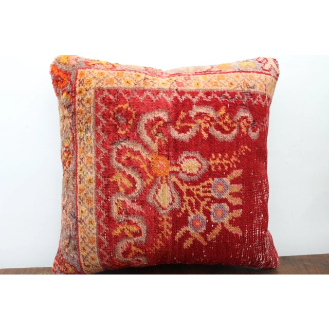 This Turkish pillow cover is made from the highest quality Vintage Rug in 100% wool on the front. The back is covered in...