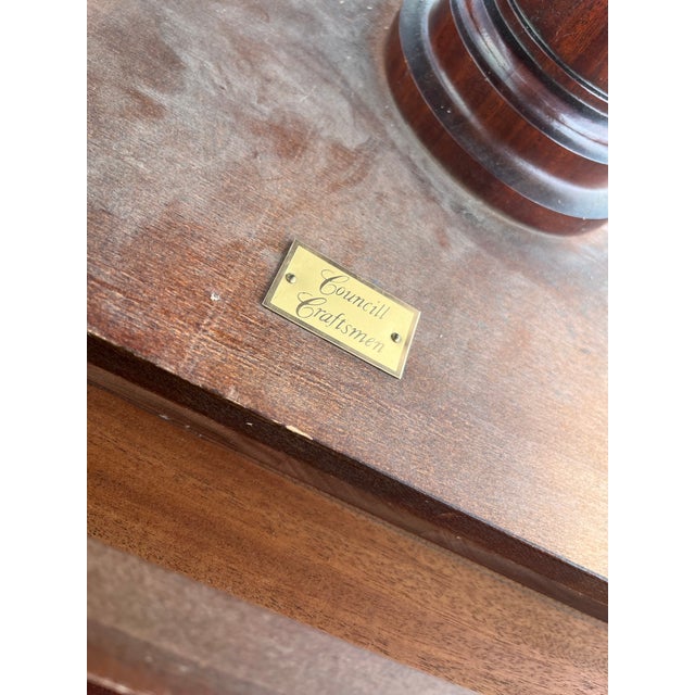 Wood Late 20th Century Councill Craftsmen Georgian Banded Mahogany Double Pedestal Dining Table With 3 Leaves For Sale - Image 7 of 18