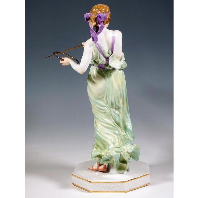 Large Art Nouveau Lady Ring Thrower Figurine attributed to R. Boeltzig for Meissen, 1910s For Sale - Image 4 of 8