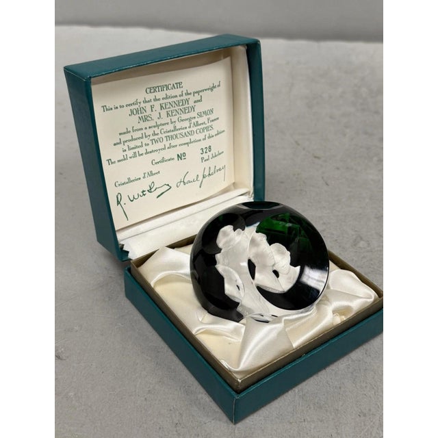 Cristal d'Albret France JFK Jackie Kennedy Sulphide Paperweight Faceted Green For Sale - Image 14 of 17