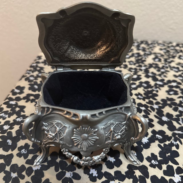 Silver Vintage Art Nouveau Style Embossed Metal Trinket Jewelry Box For Sale - Image 8 of 9