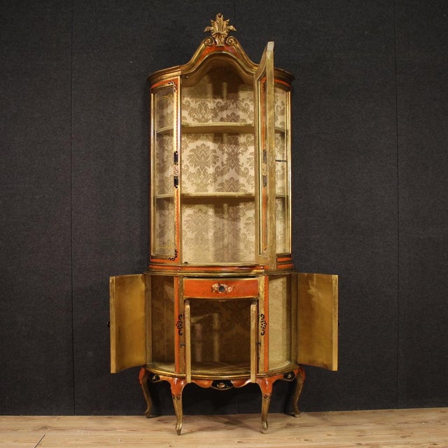 Vintage Tuscan Lacquered and Painted Display Cabinet, 1970 For Sale - Image 10 of 13