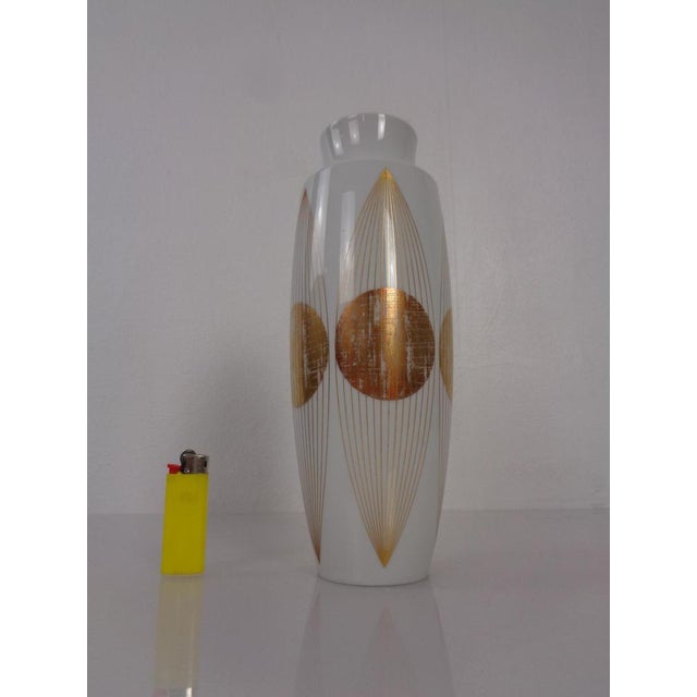 Op Art Porcelain Sphere-Ellipses Vase by E.A. Sundermann for Fürstenberg, Germany, 1970s For Sale - Image 3 of 14