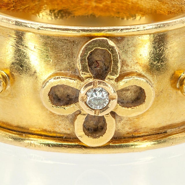 1990s 1990s Temple St. Clair Diamond Flower Band Ring in 18k Yellow Gold, Size 6.25 For Sale - Image 5 of 9