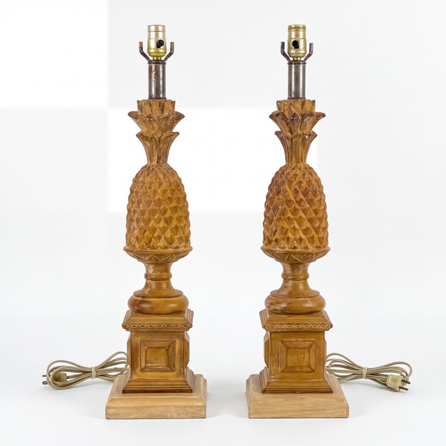 Tan Mid-Century Regency Style Carved & Cerused Pineapple Table Lamps Att. To Chapman, Pair For Sale - Image 8 of 9