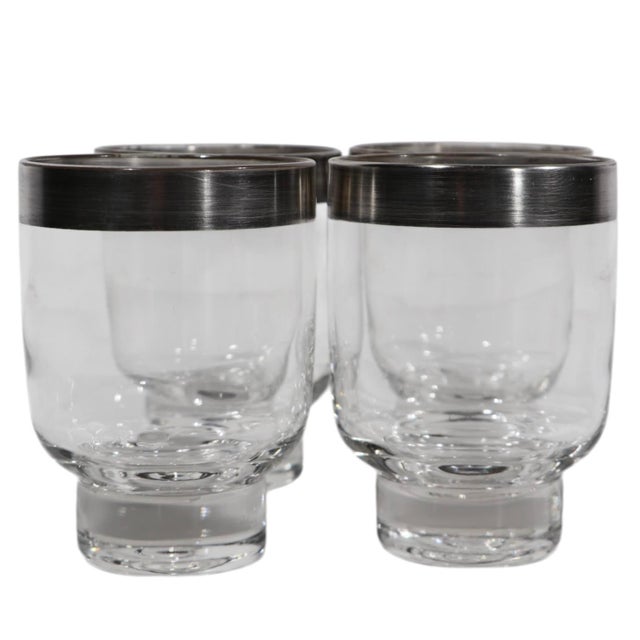Dorothy Thorpe Four Mid Century Silver Rim Glasses After Dorothy Thorpe For Sale - Image 4 of 8