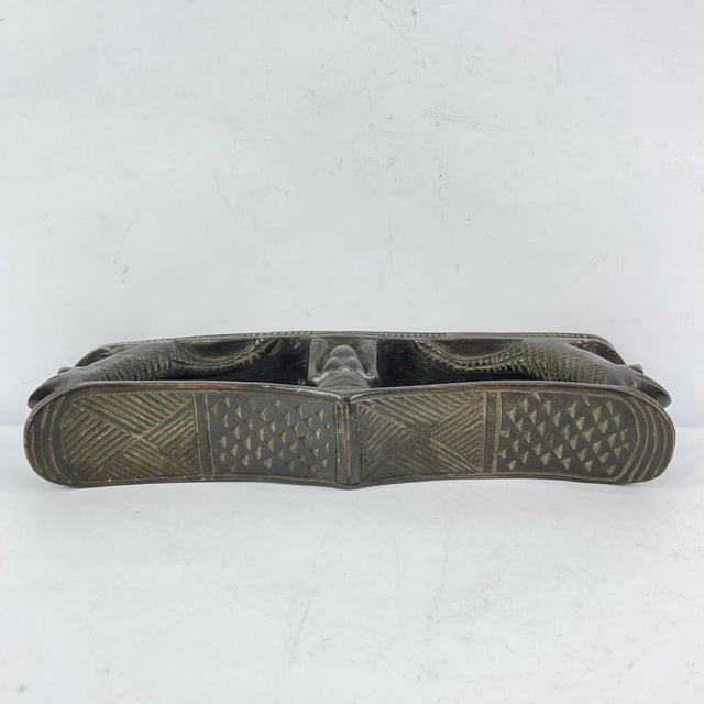 Dark Gray Early 20th Century Songye Double Headrest with Lizards For Sale - Image 8 of 9
