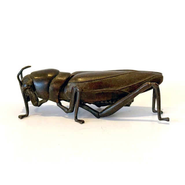Japanese Articulate Bronze Grasshopper Jizai Okimono Myochin Linage Signed For Sale - Image 11 of 16