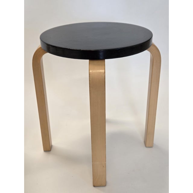 Wood E60 Stools by Alvar Aalto for Artek, Finland, 1960s, Set of 2 For Sale - Image 7 of 16