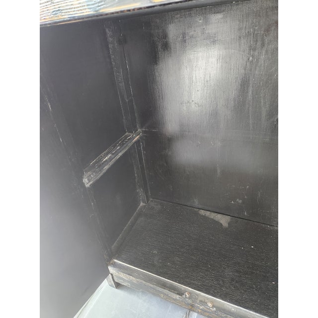 1950s Chinoiserie Black Lacquer Mop Chinese Cabinet Hand Painted For Sale - Image 14 of 15