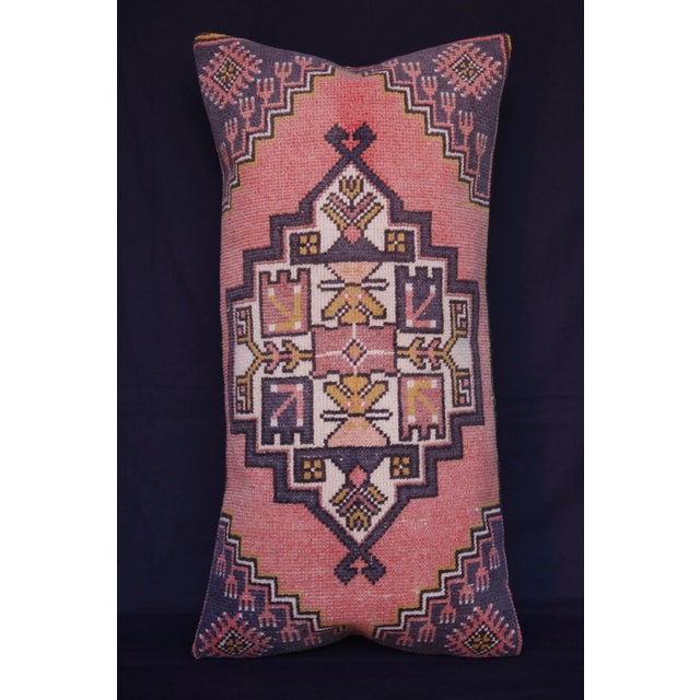 Here i am listing a 100% Handmade double knotted rug pillow cover, made from Vintage Oushak carpet rug. This’s a modern...