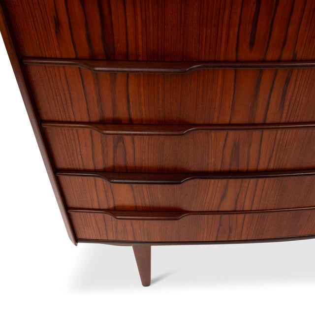 Vintage Danish Mid-Century Five-Drawer Rosewood Dresser For Sale In San Francisco - Image 6 of 9