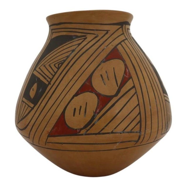 Mexican Mata Ortiz Pottery Jar Signed by Neli Silveira C1990 For Sale - Image 4 of 11