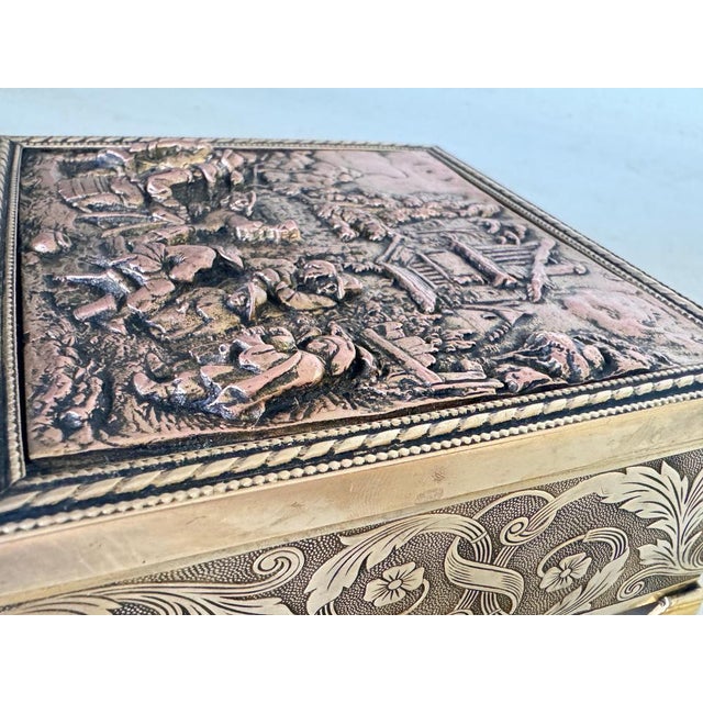 Decorative Jewelry Box in Silver and Gold Coloured Metal, France, 20th Century For Sale - Image 13 of 17