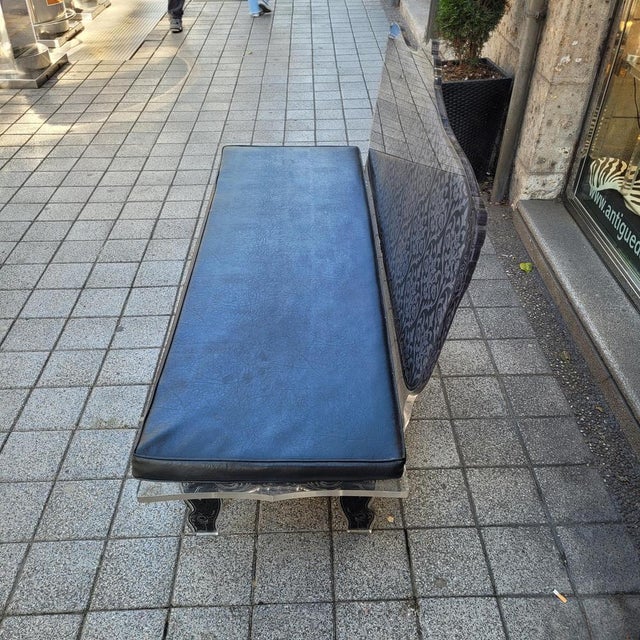 French Acrila Sofa in Fiberglass For Sale - Image 6 of 18