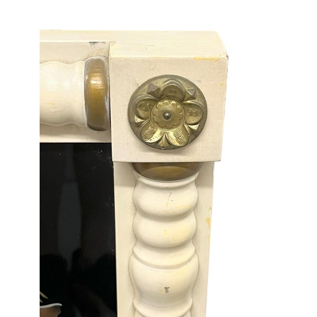 Cream Vintage Hitchcock Federal Style Églomisé Mirror – Neoclassical Gilt & Ivory Frame For Sale - Image 8 of 15