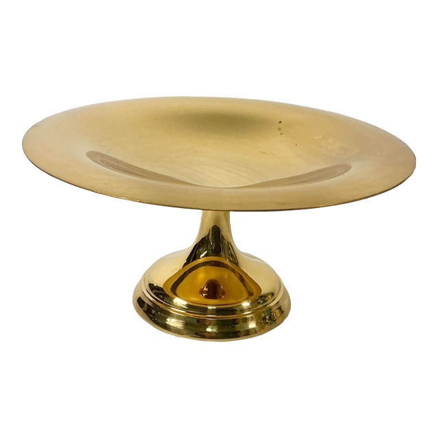 Mid 20th Century Hollywood Regency English Traditional Style Bon Bon Candy Pedestal Compote. For Sale