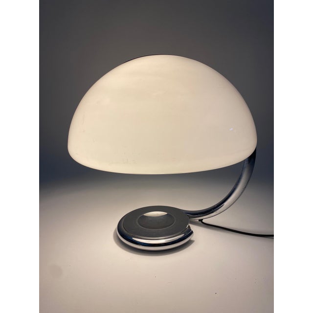Italian Serpente Table Lamp by Elio Martinelli for Martinelli Luce, 1960s For Sale - Image 6 of 8