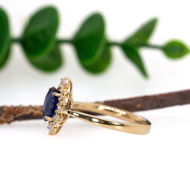 2020s 1.85cts Ceylon Sapphire Ring With Earth Mined Diamonds in Solid 14k Yellow Gold, Size 6.75 For Sale - Image 5 of 7