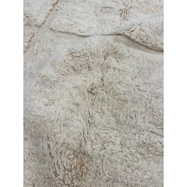 Mid-Century Modern Large Moroccan Beni M’rirt Rug 7'10" X 11'6" – Luxury Handwoven Wool Carpet, Minimalist Cream High-End Design For Sale - Image 3 of 9