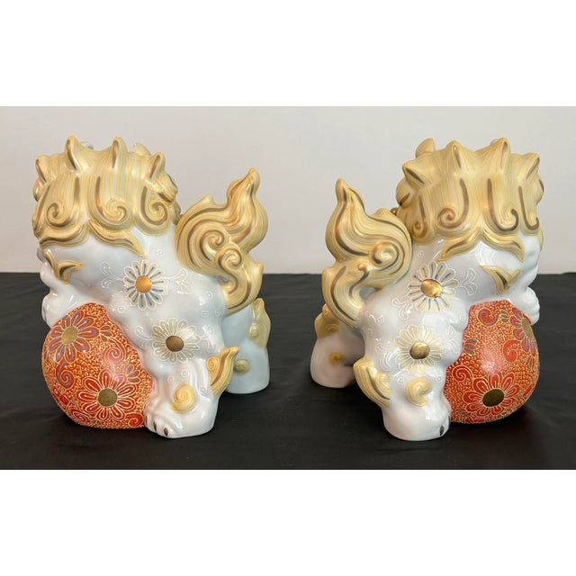 Chinoiserie Mid 20th Century Kutani Gump’s Vintage Hand Painted Porcelain Foo Dogs - A Pair For Sale - Image 3 of 11