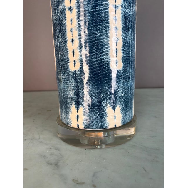 Modern Regina Andrew Mali Blue and White Table Lamp For Sale - Image 3 of 10