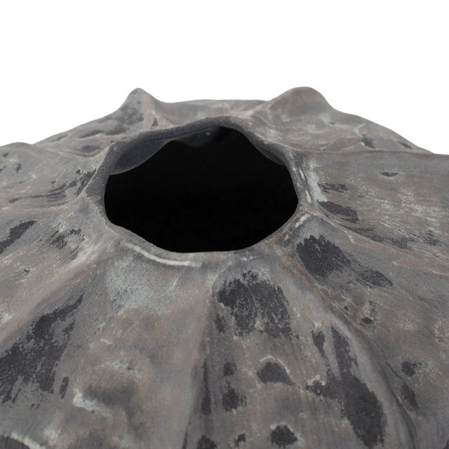 Kenneth Ludwig Chicago Cinder Vase Small For Sale - Image 4 of 10
