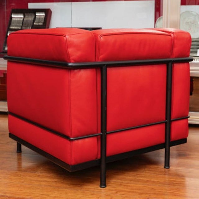 Vintage LC2 Chair in Red Leather by Le Corbusier and Pierre Jeanneret, 1928 For Sale - Image 11 of 16