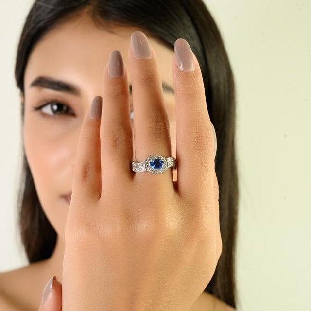 VRJewels 14k Gold Oval Cut Blue Sapphire and Diamond Halo Wave Ring Size 6.5 For Sale In New York - Image 6 of 13