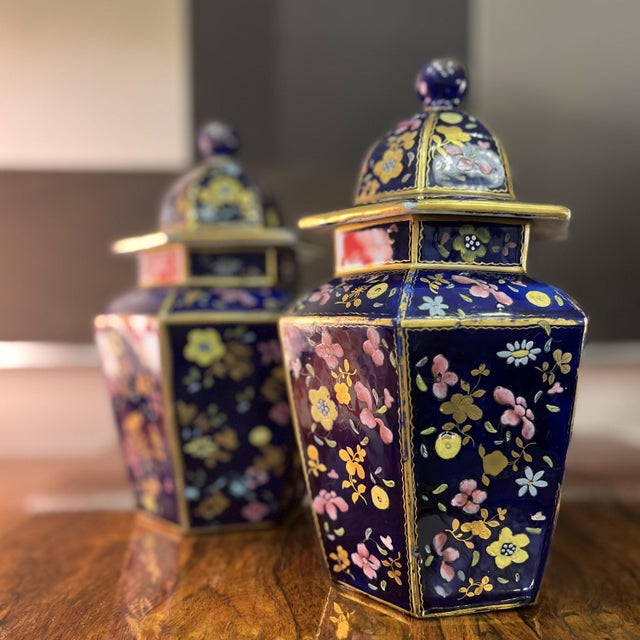 Early 19th Century Porcelain Vases from Masons, England, 1820s, Set of 2 For Sale - Image 5 of 18