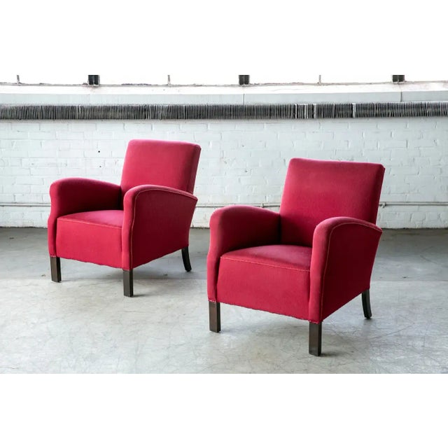 Mid-Century Modern Pair of Danish 1950s Lounge Chairs in Red Wool in the Style of Fritz Hansen For Sale - Image 3 of 9
