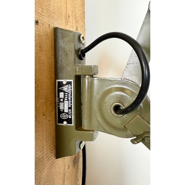 Industrial Green Military Gooseneck Scissor Wall Lamp from Elektroinstala, 1960s For Sale - Image 12 of 18