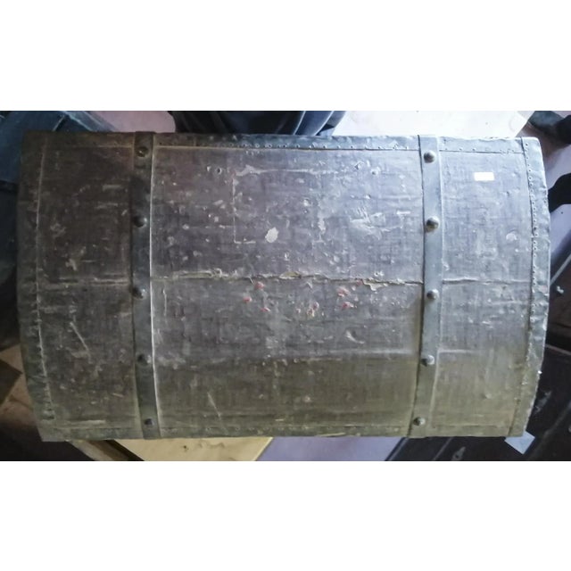 Brown Travel Trunk in Wood and Metal, Italy, 1900s For Sale - Image 8 of 9