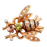 Bee Shaped Gold Brooch with Diamonds For Sale