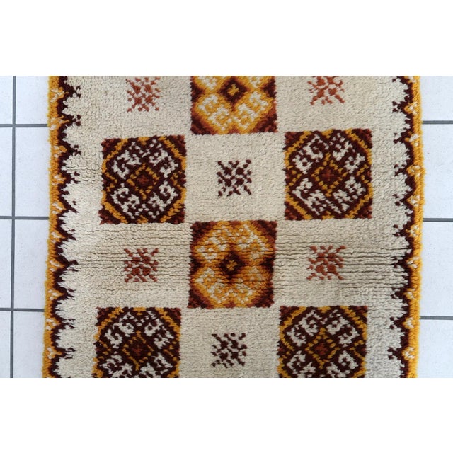 1960s 1960s Vintage French Savonnerie Rug 2.5' X 4.8' For Sale - Image 5 of 13