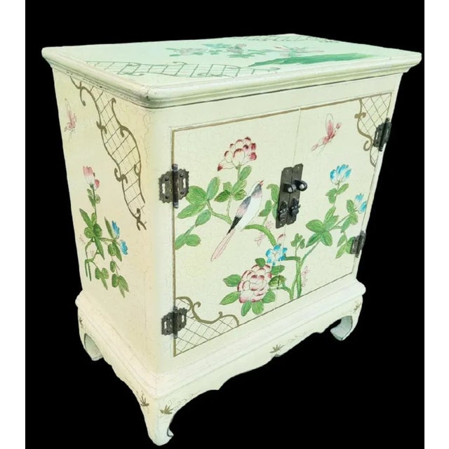Chinoiserie Rare Vintage Chinoiserie Pale Yellow Bird Floral Hand Painted Wood Clothes Hamper For Sale - Image 3 of 11