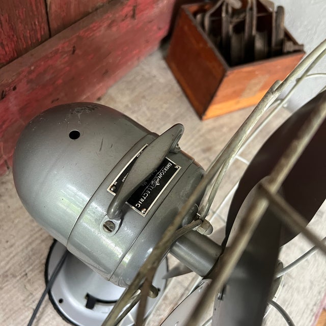 Vintage Emerson Electric 16" Oscillating Metal Desk Fan Fully Functional For Sale - Image 12 of 17