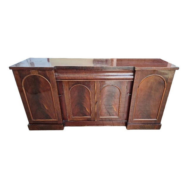 Victorian English Sideboard in Mahogany, 1800s For Sale