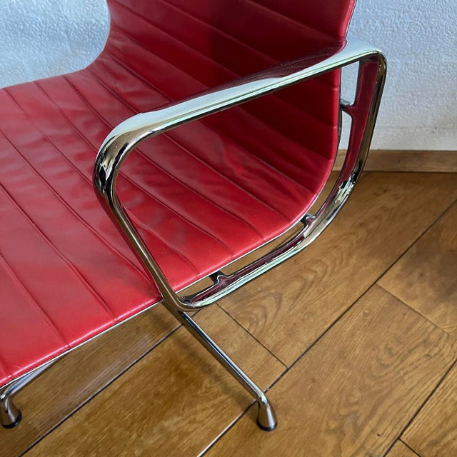 1950s EA 108 Chairs in Chrome and Red Leather by Charles and Ray Eames for Vitra, 1950s, Set of 4 For Sale - Image 5 of 18