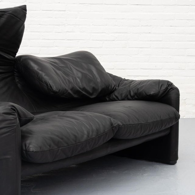 Maralunga Two-Seater Sofa by Vico Magistretti for Cassina, 1970s For Sale - Image 9 of 15