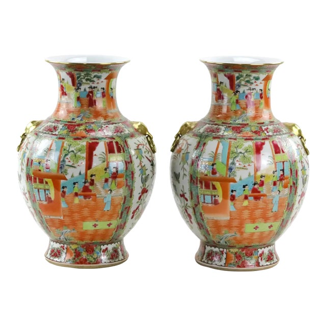 A Pair of Large Guangcai Porcelain Vases in the 19th Century For Sale