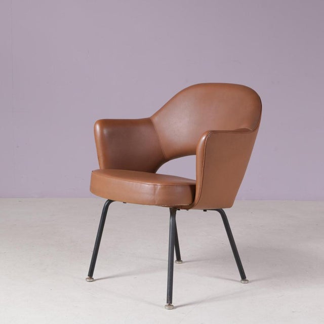 Brown Executive Armchair by Eero Saarinen for Knoll Int., 1950s For Sale - Image 8 of 8