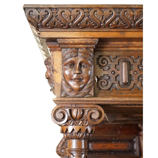 Important Antique c.1600 Charles I Documented English Oak Tester Bed – Museum Quality – Hand Carved – Rare Royal Presentation For Sale - Image 4 of 18