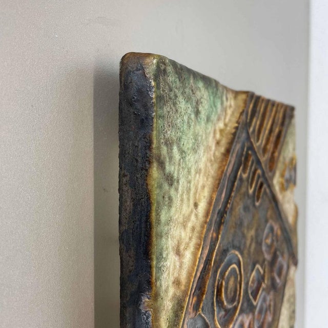 Brown Modernist West German Ceramic Wall Plate attributed to Helmut Schäffenacker, 1960s For Sale - Image 8 of 18
