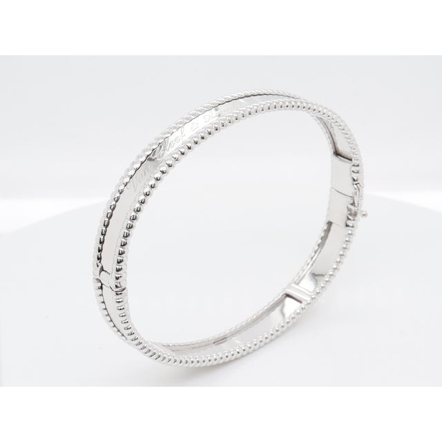 Van Cleef & Arpels Vca 18k White Gold Perlée Signature Bracelet, Medium Model For Sale In Philadelphia - Image 6 of 15
