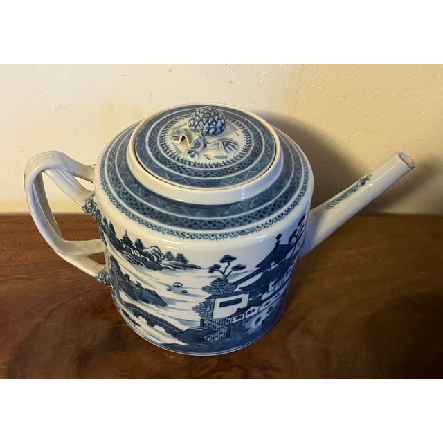 Chinoiserie Antique 19th Century Chinese Export Blue & White Porcelain Canton Tea Pot For Sale - Image 3 of 12