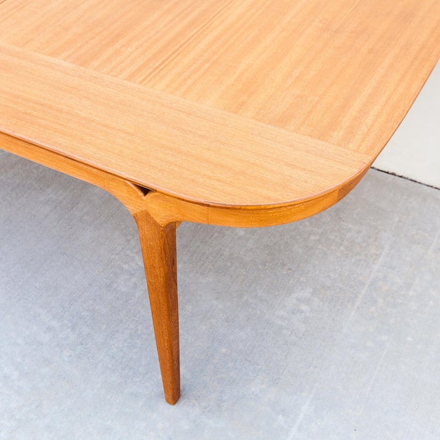 Restored 1950s Mahogany Dining Table With Two Leaves Attributed to Brown Saltman For Sale - Image 10 of 17