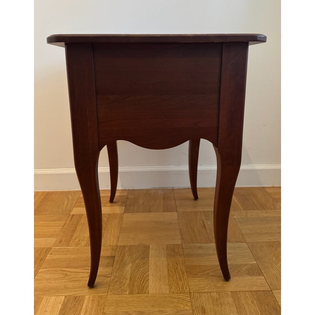 Ethan Allen French Provincial 2-Drawer Side Table, Cherry Finish, Cabriole Legs, Made in Usa For Sale - Image 17 of 18